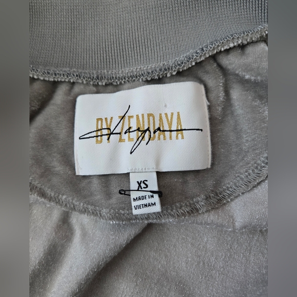 Daya By Zendaya Velour Velvet Silver Gray Track Jacket Zip Up Long Sleeve Sz XS - Picture 9 of 16